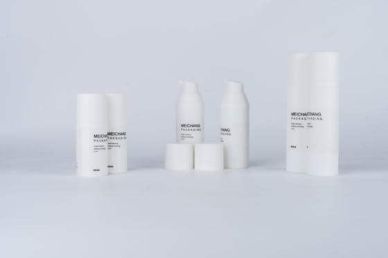 15 ml 30 ml 50 ml witte matte luchtloze lotionpomp Fles 0.25 ml ontladingspercentage Pp spuitpomp
